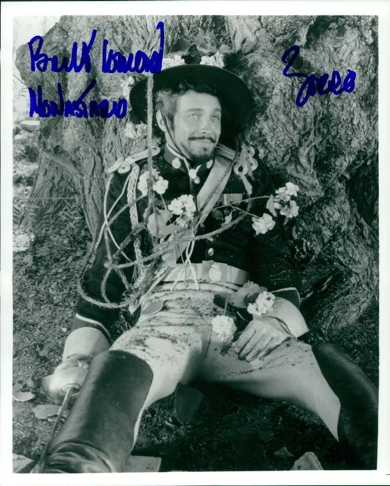 Britt Lomond autograph