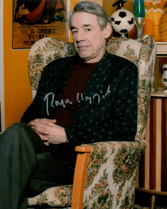 Roger Lloyd Pack autograph