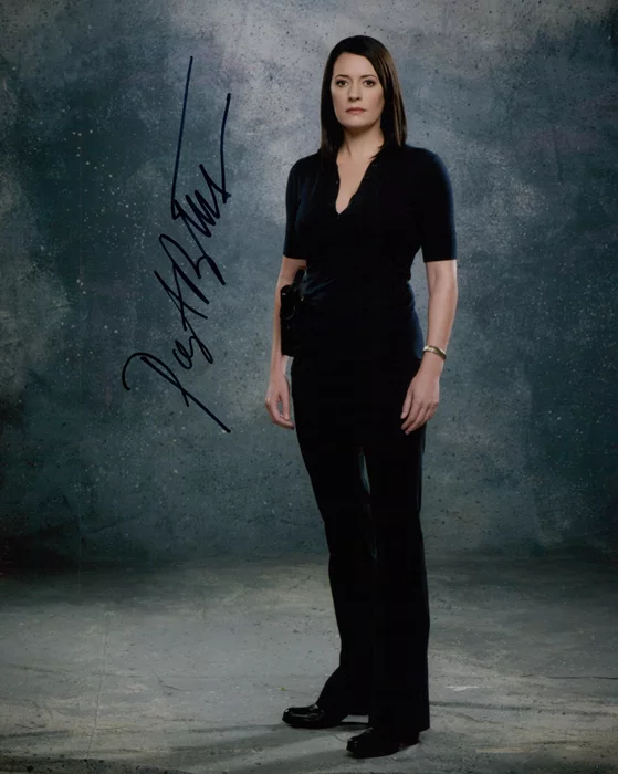 Paget Brewster autograph