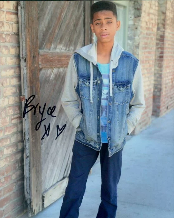 Bryce Xavier autograph
