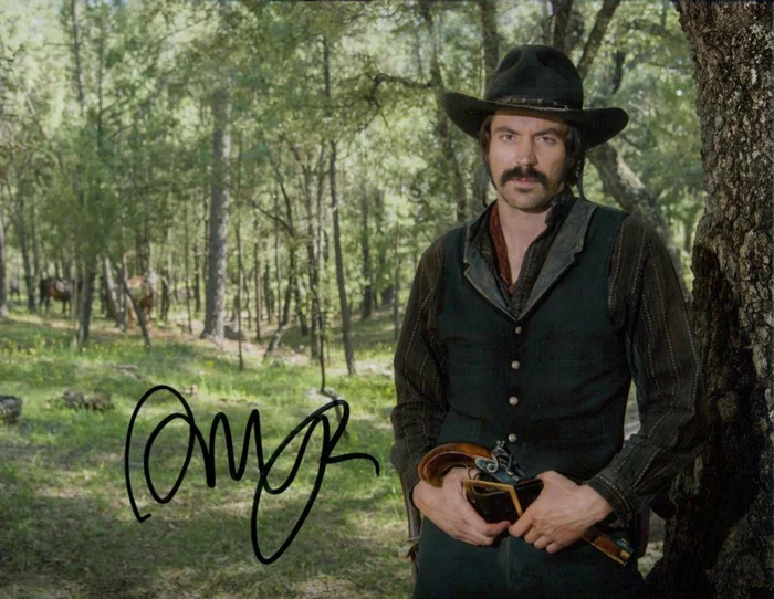 Rhys Coiro autograph