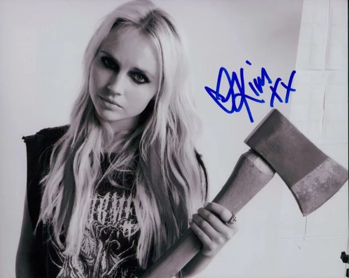 Kimberley Crossman autograph