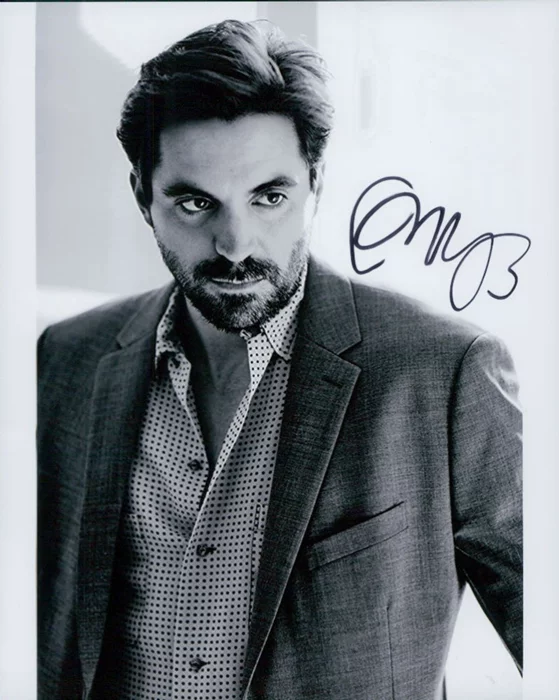 Rhys Coiro autograph