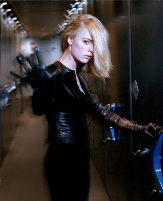 Melissa George autograph