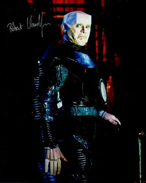 Robert Llewellyn autograph