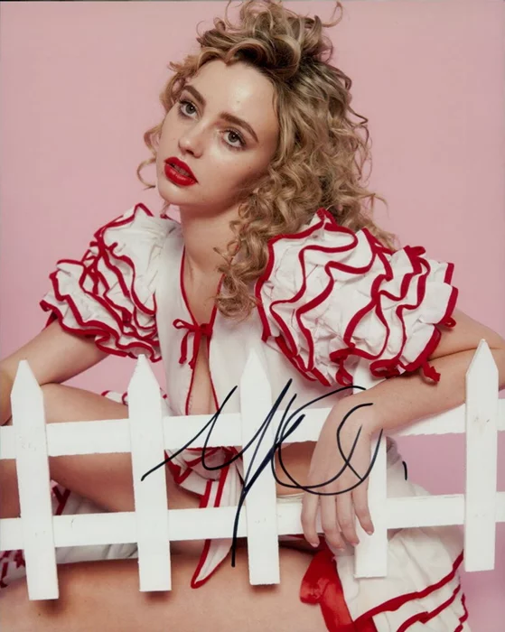 Natasha Bassett autograph