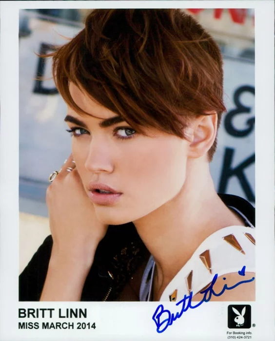 Britt Linn autograph