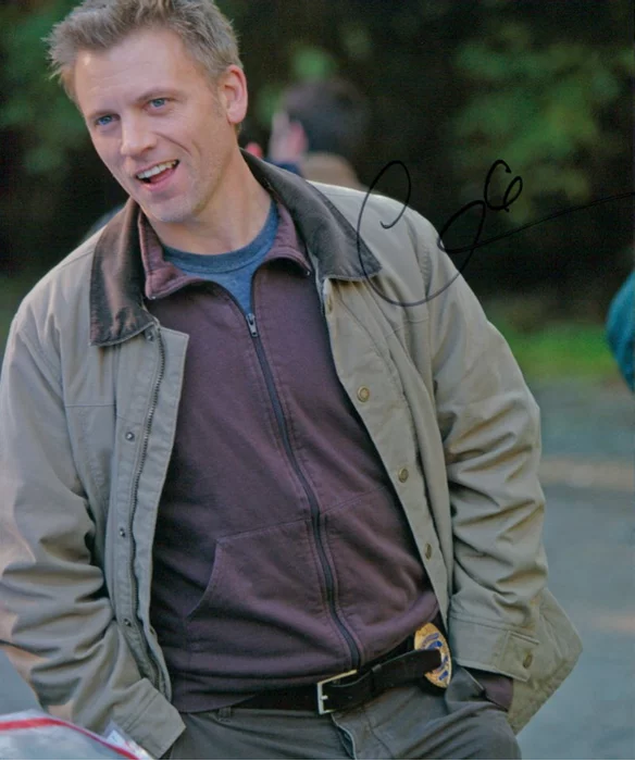 Callum Rennie autograph