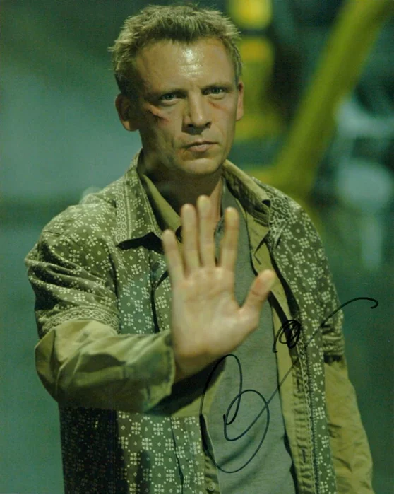Callum Rennie autograph