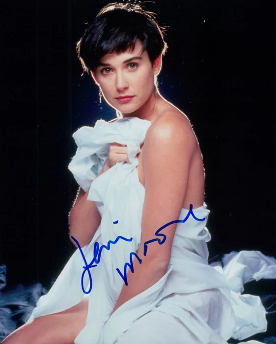 Demi Moore autograph