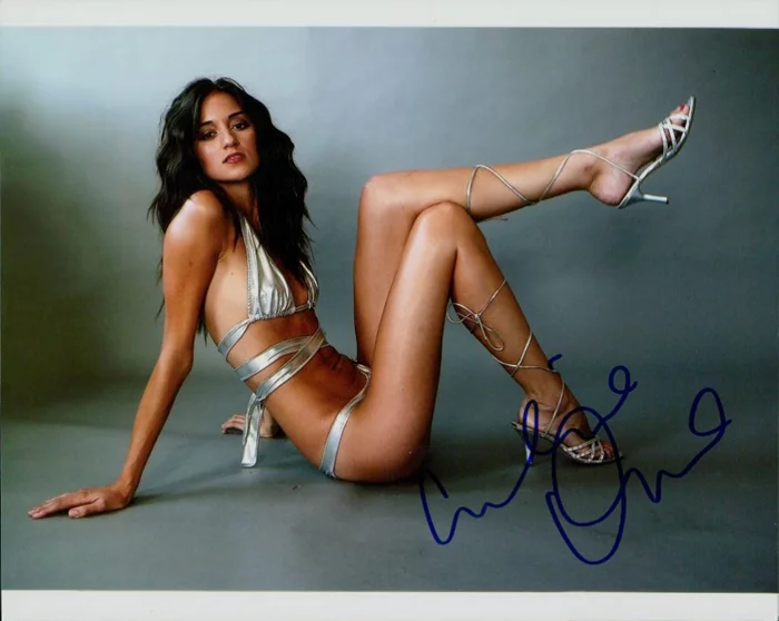 Caroline D'Amore autograph