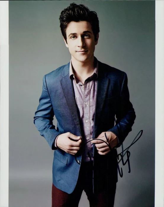 David Henrie autograph