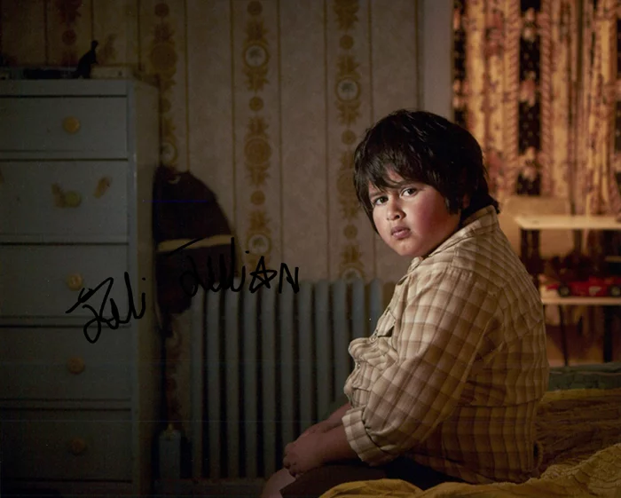 Julian Dennison autograph
