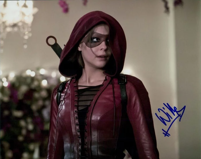 Willa Holland autograph