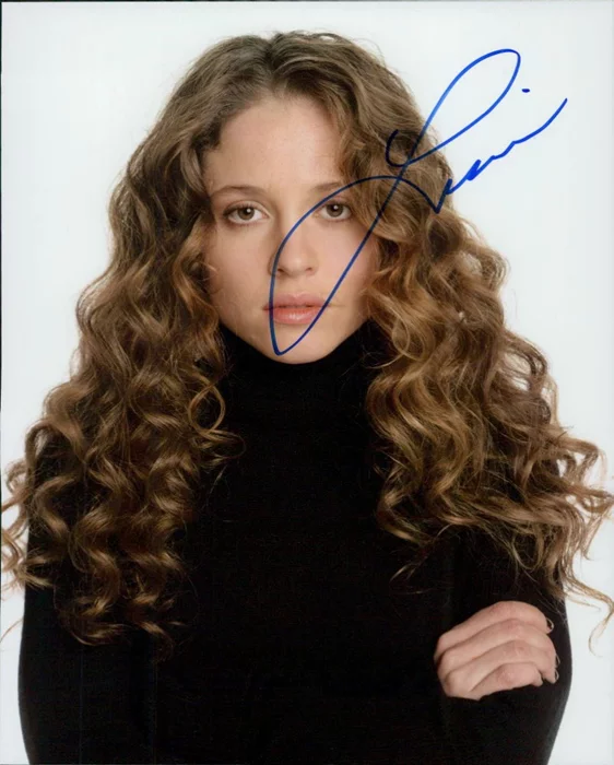 Margarita Levieva autograph