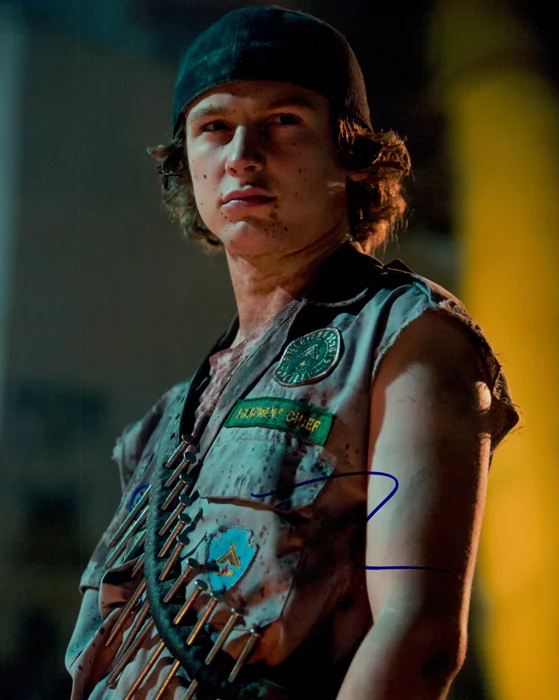 Logan Miller autograph