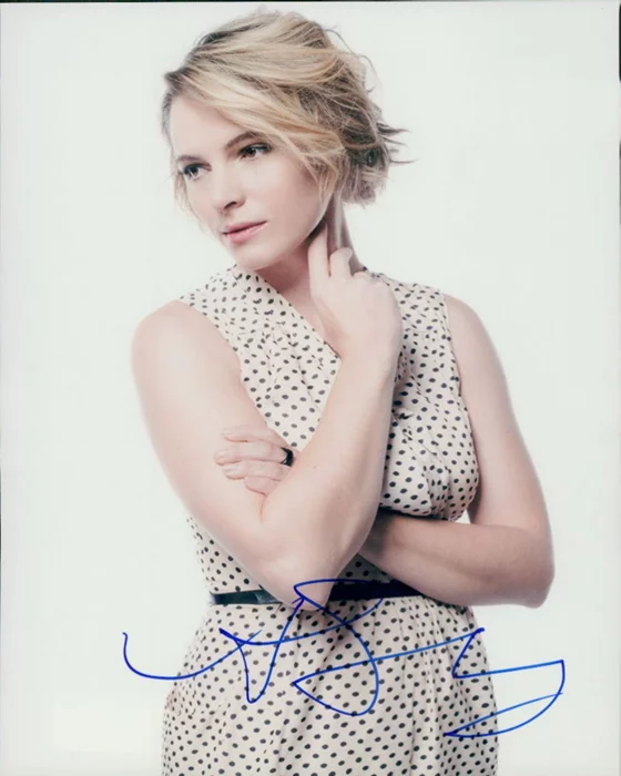 Amy Seimetz autograph