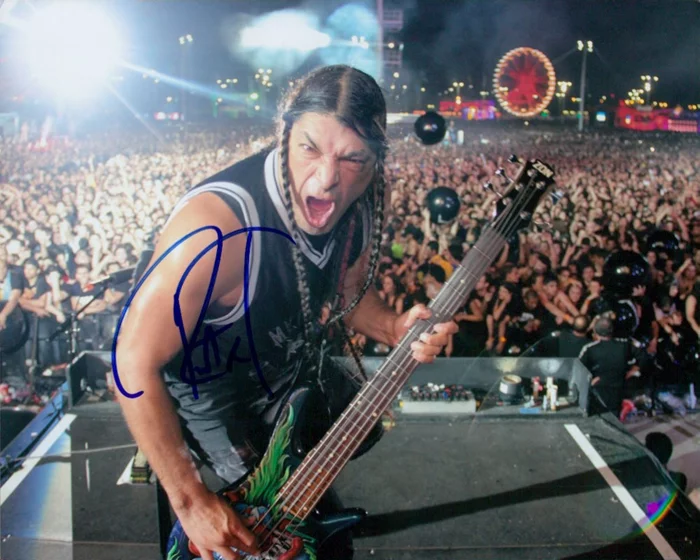 Robert Trujillo autograph
