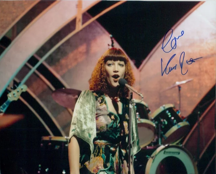 Kiki Dee autograph