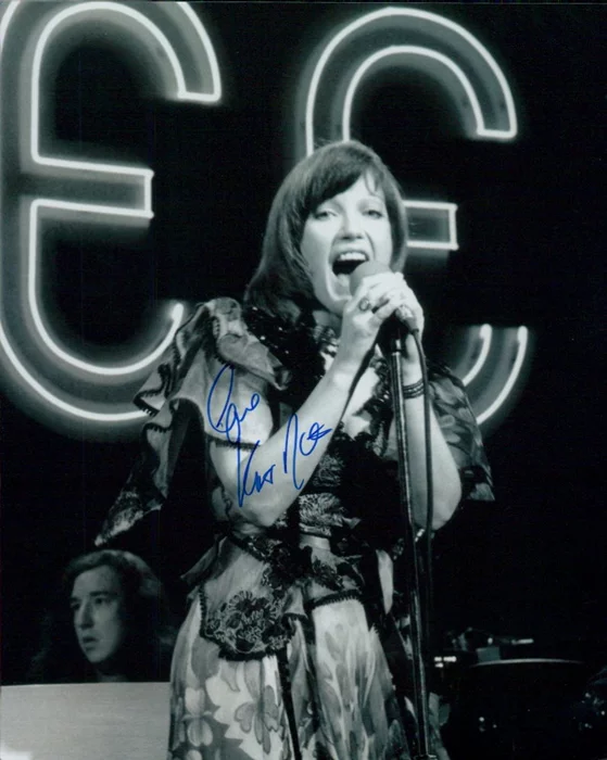 Kiki Dee autograph
