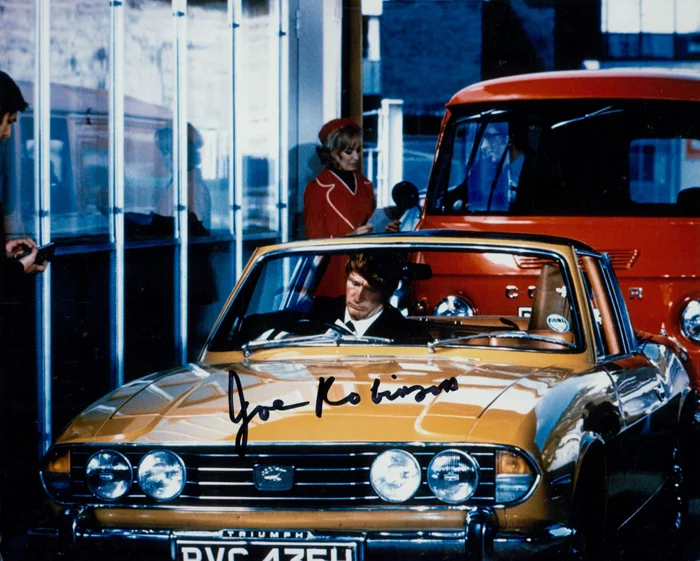 Joe Robinson autograph