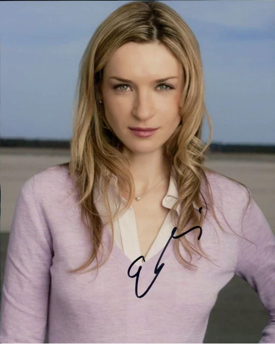 Ever Carradine autograph