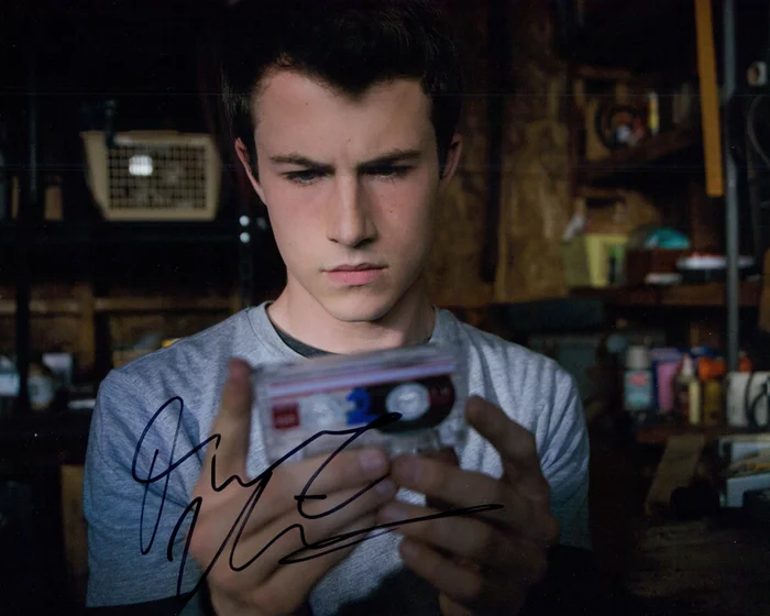 Dylan Minnette autograph