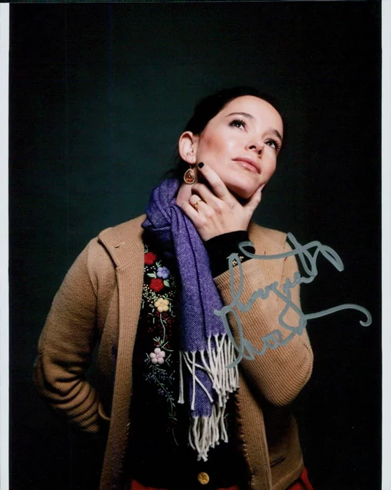 Marguerite Moreau autograph
