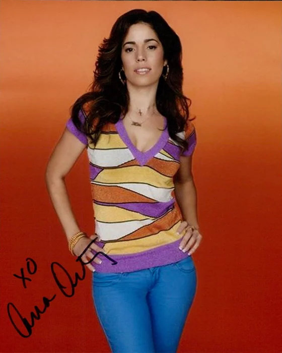Ana Ortiz autograph