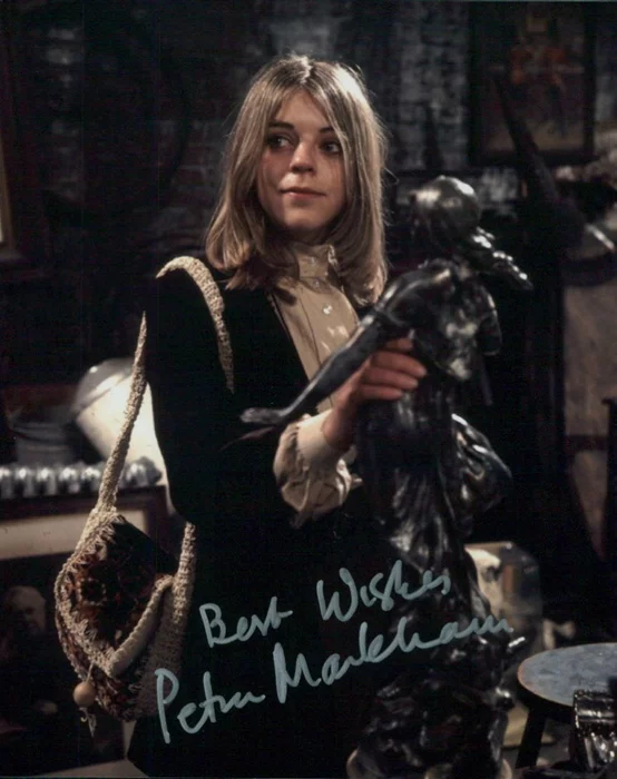 Petra Markham autograph