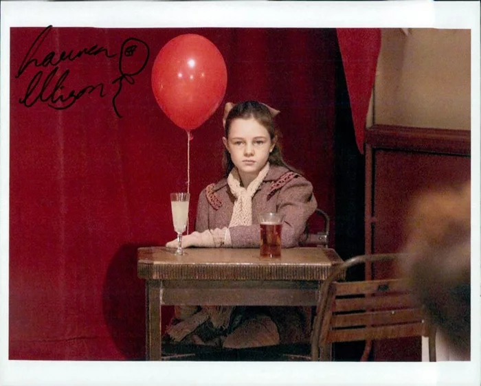 Lauren Wilson autograph