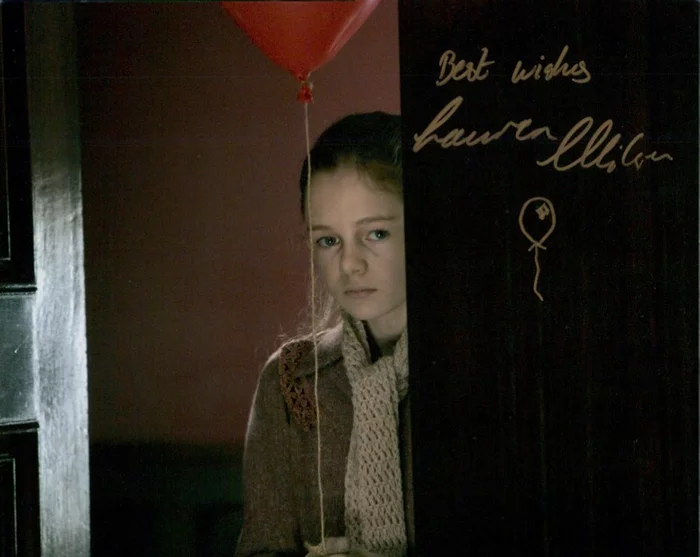Lauren Wilson autograph