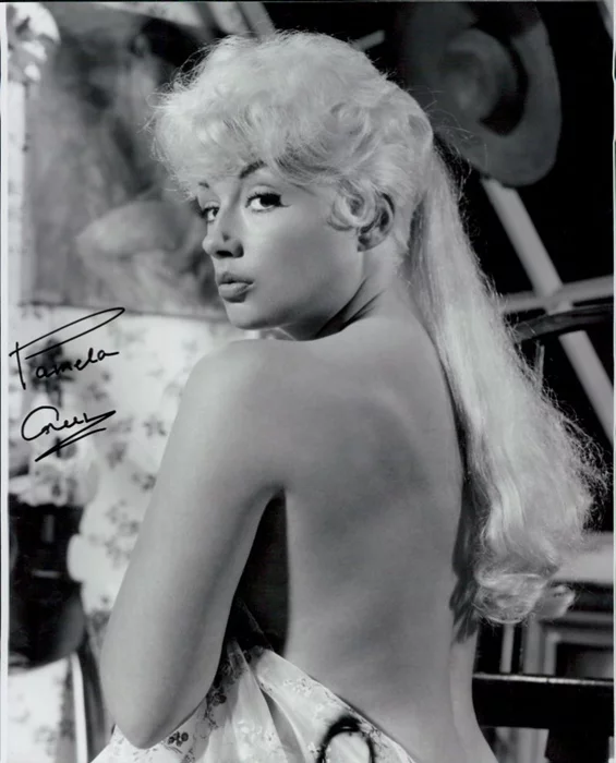 Pamela Green autograph