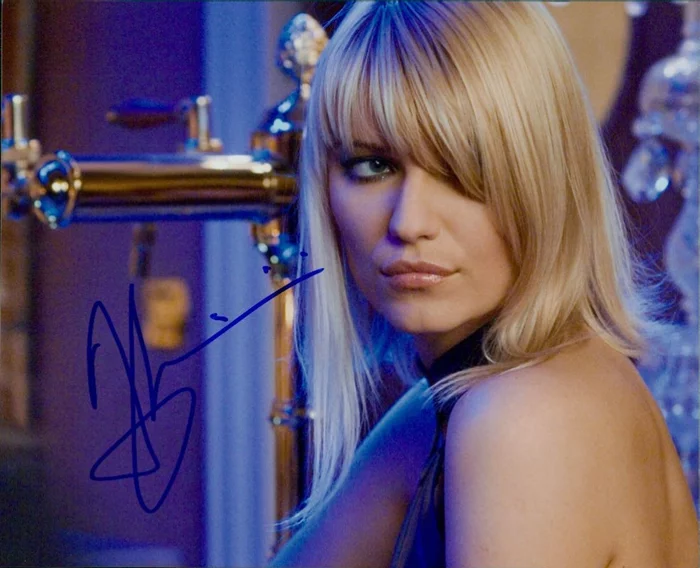 Ivana Milicevic autograph