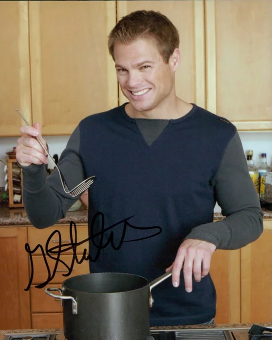 George Stults autograph