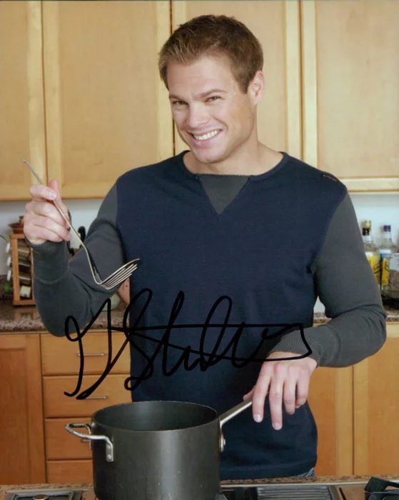 George Stults autograph