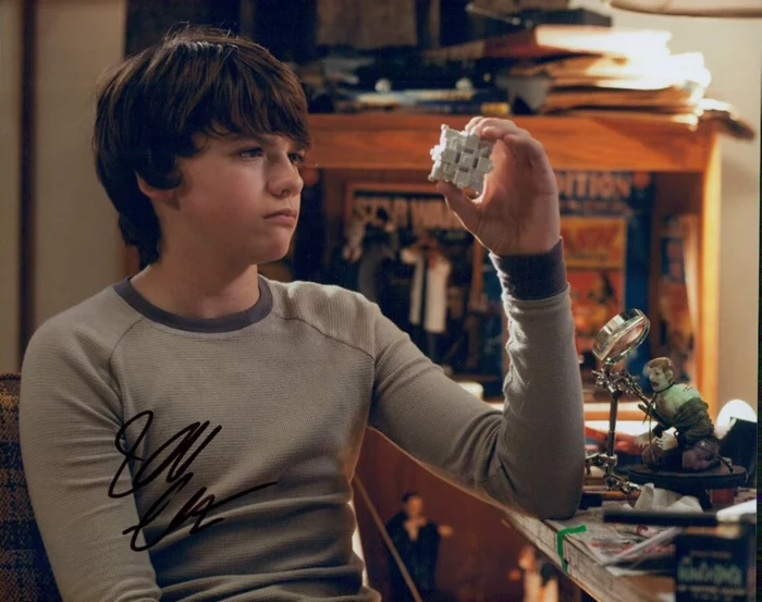 Joel  Courtney autograph