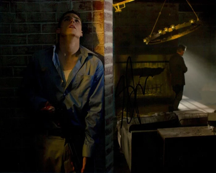 Sean Faris autograph