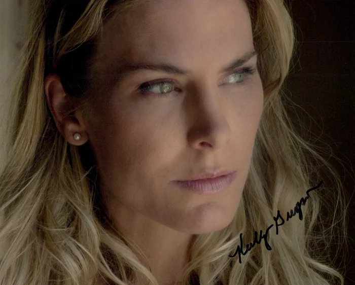 Kelly Greyson autograph