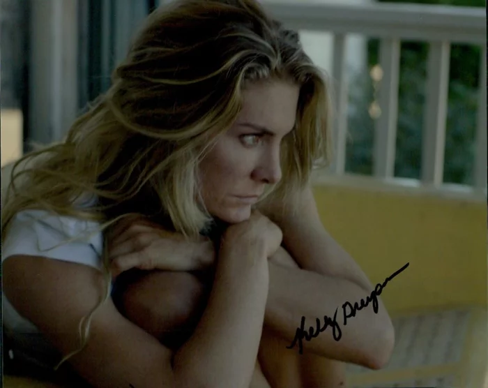 Kelly Greyson autograph