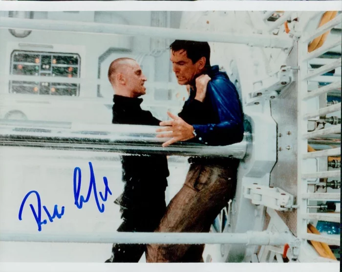 Robert Carlyle autograph