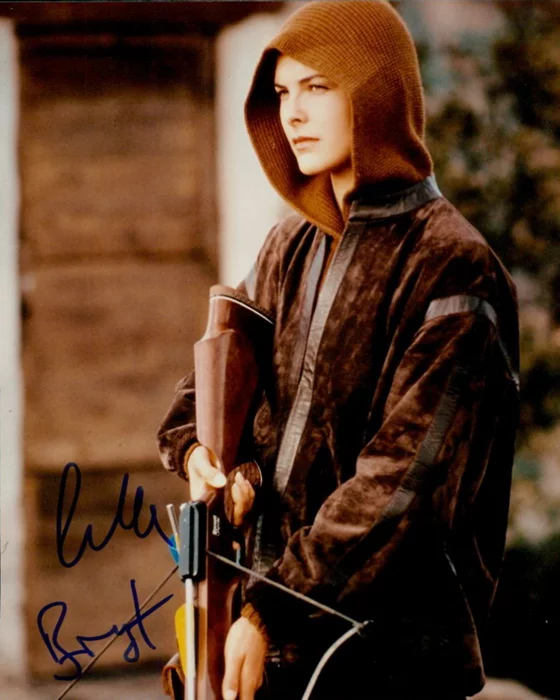Carole Bouquet autograph