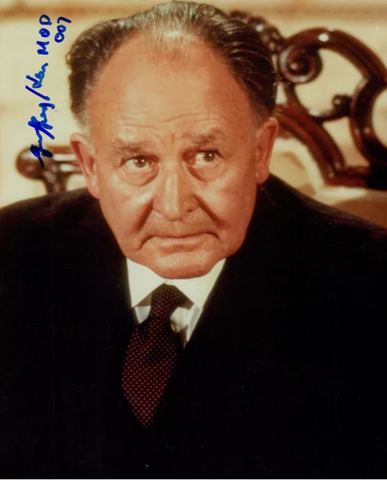 Geoffrey Keen autograph