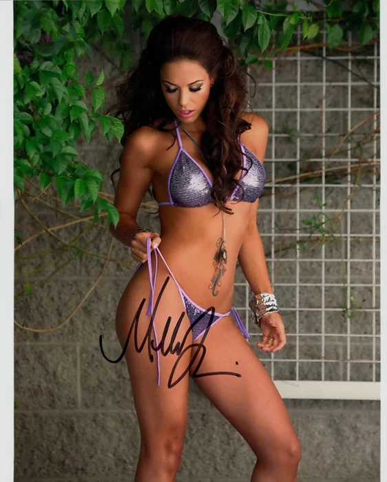 Melissa Riso autograph