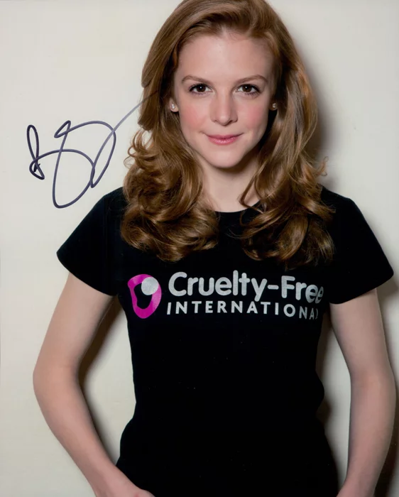 Ashley Bell autograph