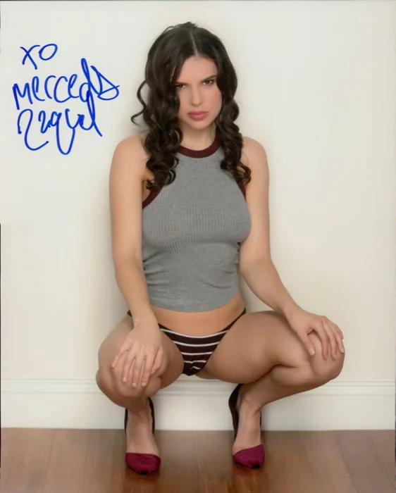 Mercedes Raquel autograph
