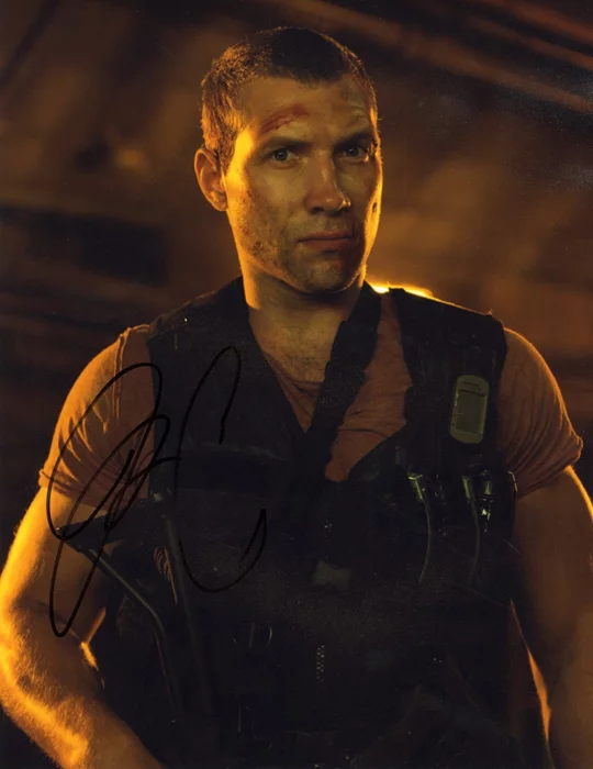 Jai Courtney autograph