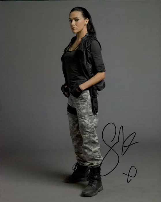 Simone Kessell autograph