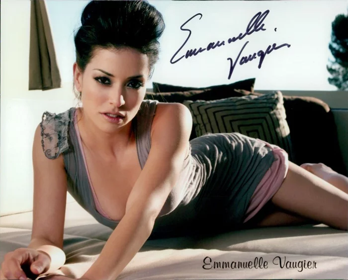 Emmanuelle Vaugier autograph