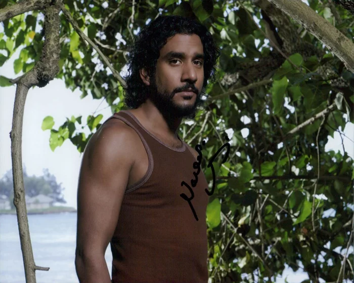 Naveen Andrews autograph